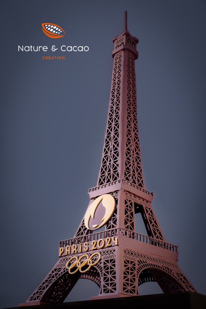 ©Studio Pixellie - Photographie culinaire -Tour Eiffel en chocolat