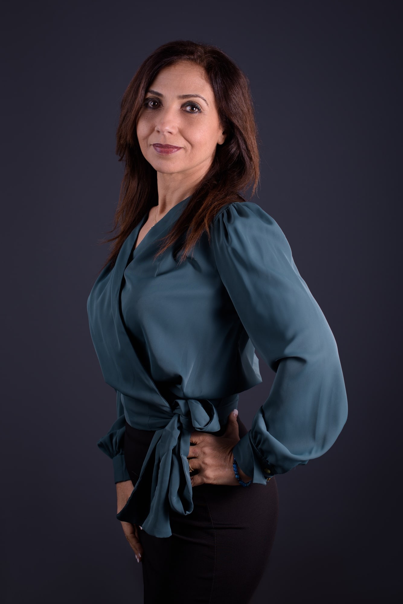 Portrait corporate - Yamna - spécialiste dématérialisation et RGPD